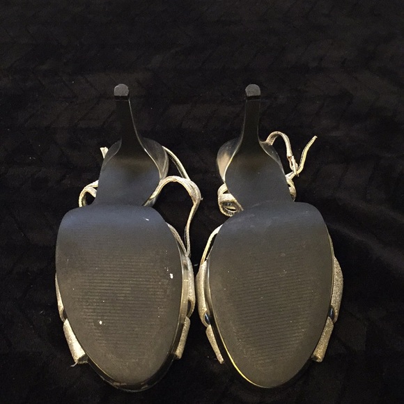 🍒Sparkled Silver heeled sandals🍒 - Picture 4 of 6